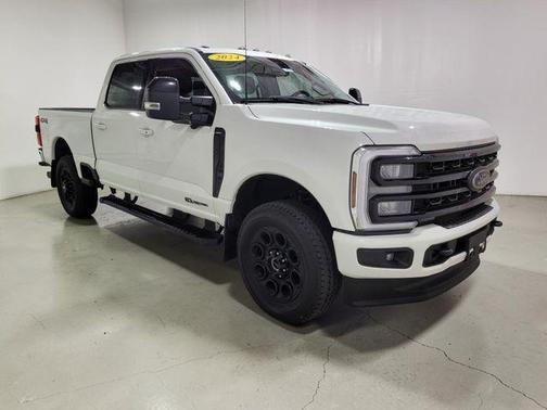 Oxford White 2024 Ford F-250 Lariat