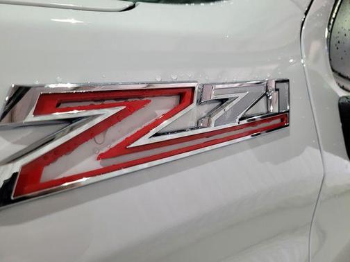 Summit White 2026 Chevrolet Silverado 1500 LT Trail Boss