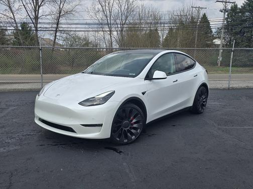 White 2022 Tesla Model Y Performance