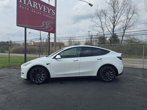 White 2022 Tesla Model Y Performance