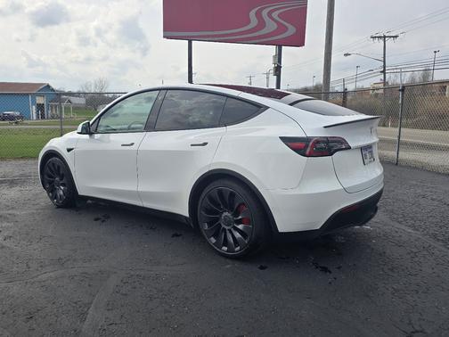 White 2022 Tesla Model Y Performance