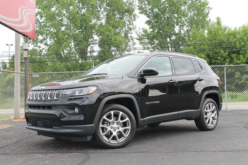 2022 Jeep Compass Latitude Lux