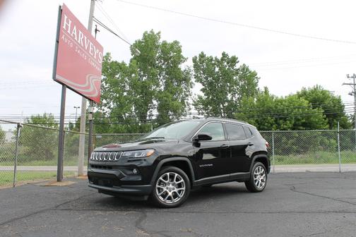 2022 Jeep Compass Latitude Lux