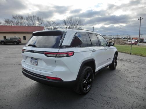 2023 Jeep Grand Cherokee Altitude