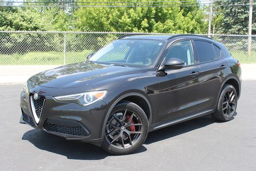 Volcano Black Metallic 2018 Alfa Romeo Stelvio Sport