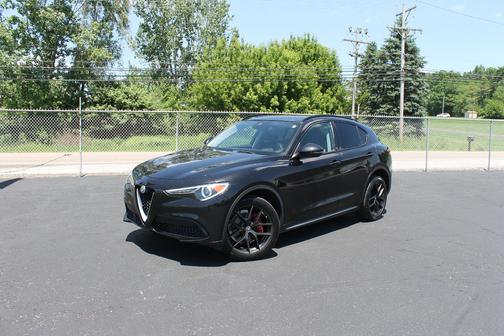 Volcano Black Metallic 2018 Alfa Romeo Stelvio Sport