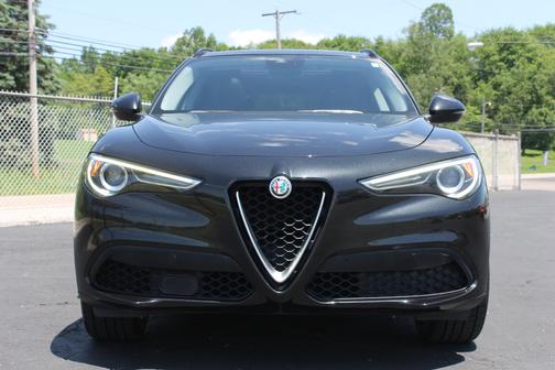 Volcano Black Metallic 2018 Alfa Romeo Stelvio Sport