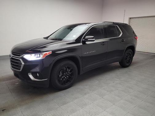 Mosaic Black Metallic 2019 Chevrolet Traverse LT Cloth