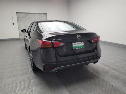 2021 Nissan Altima SR FWD