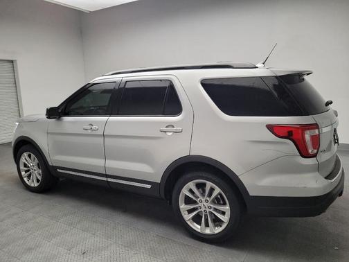 Ingot Silver Metallic 2018 Ford Explorer XLT