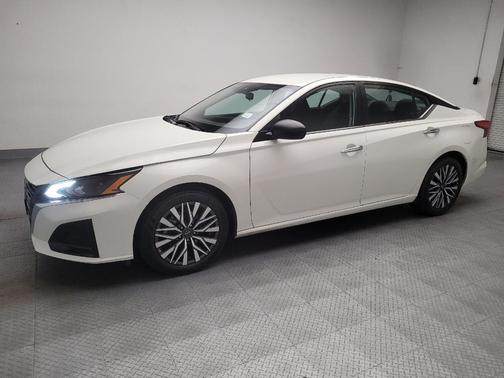 White 2025 Nissan Altima 2.5 SV