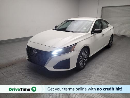 White 2025 Nissan Altima 2.5 SV