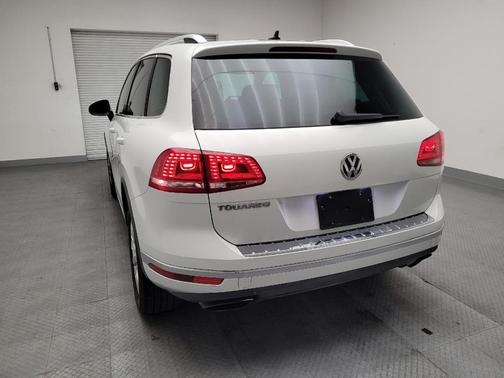2016 Volkswagen Touareg VR6 Sport