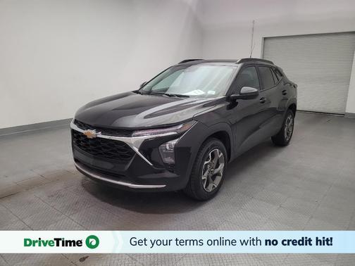 Mosaic Black Metallic 2025 Chevrolet Trax LT