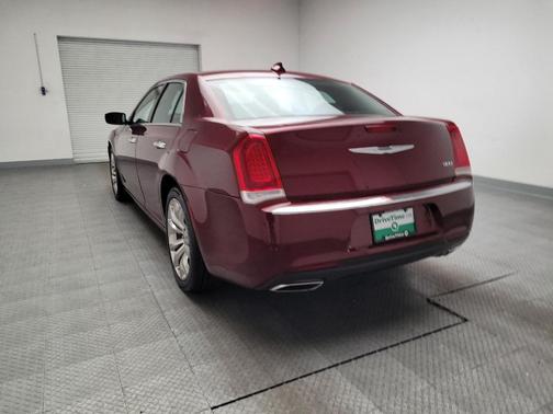 Velvet Red Pearlcoat 2019 Chrysler 300 Limited