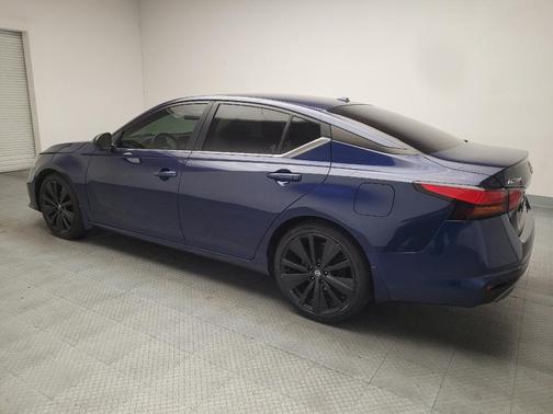 Deep Blue Pearl 2022 Nissan Altima SR FWD