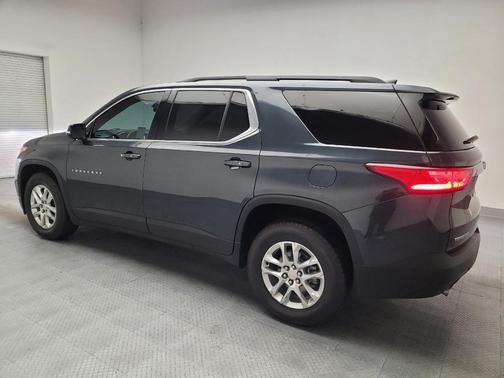 Graphite Metallic 2020 Chevrolet Traverse LT Cloth