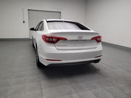 Quartz White Pearl 2017 Hyundai SONATA SE