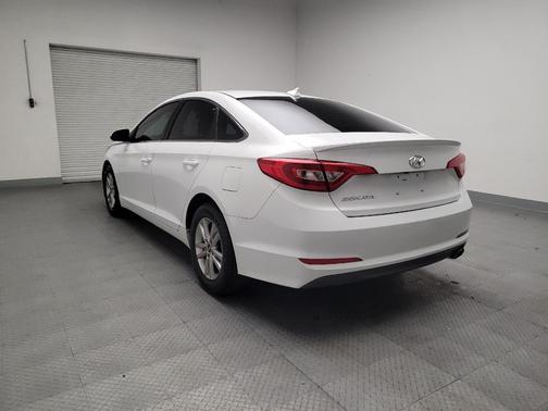 Quartz White Pearl 2017 Hyundai SONATA SE