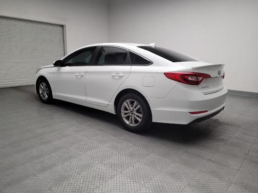 Quartz White Pearl 2017 Hyundai SONATA SE