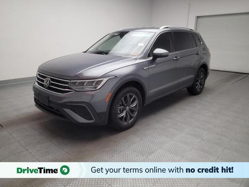 Platinum Gray Metallic 2022 Volkswagen Tiguan 2.0T SE