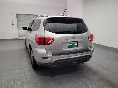 Brilliant Silver 2018 Nissan Pathfinder SV