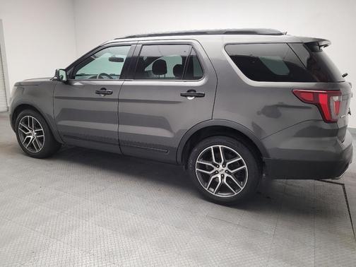 Gray 2017 Ford Explorer sport