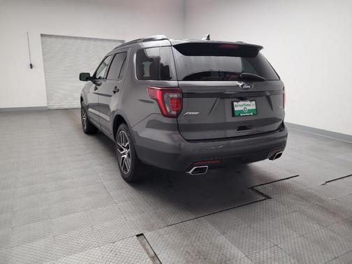 Gray 2017 Ford Explorer sport