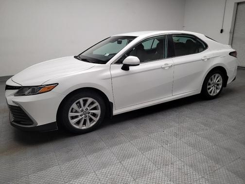 White 2022 Toyota Camry LE