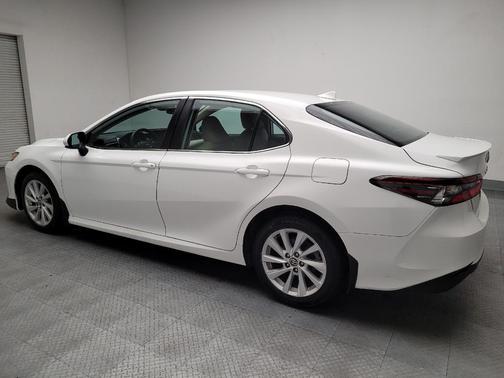 White 2022 Toyota Camry LE