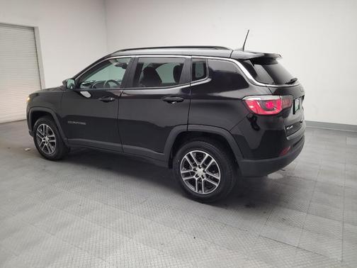 Diamond Black Crystal Pearlcoat 2017 Jeep New Compass Latitude