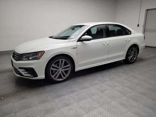 2018 Volkswagen Passat 2.0T R-Line