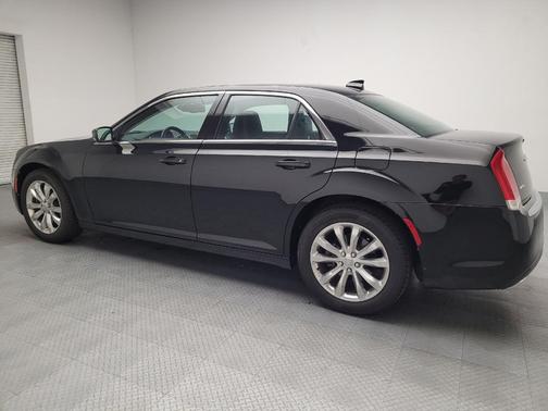 2017 Chrysler 300 Limited