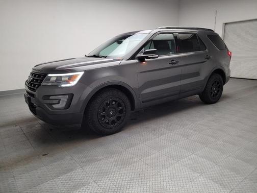 Gray 2017 Ford Explorer sport