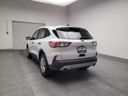 Oxford White 2020 Ford Escape S