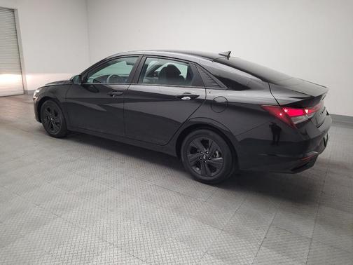 Phantom Black 2022 Hyundai ELANTRA SEL