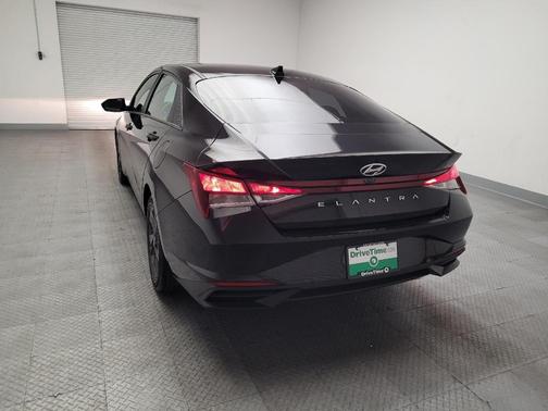Phantom Black 2022 Hyundai ELANTRA SEL