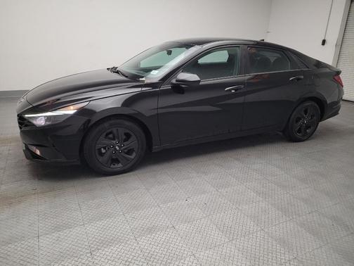 Phantom Black 2022 Hyundai ELANTRA SEL