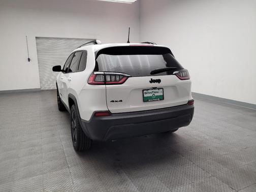 Bright White Clearcoat 2021 Jeep Cherokee Altitude