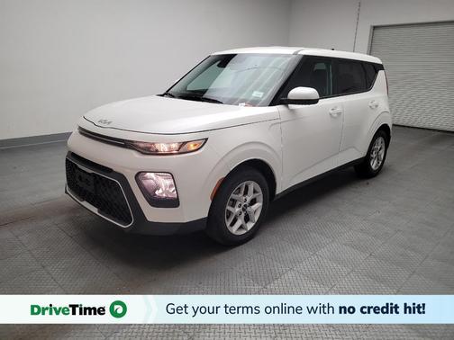 Snow White Pearl 2022 Kia Soul LX