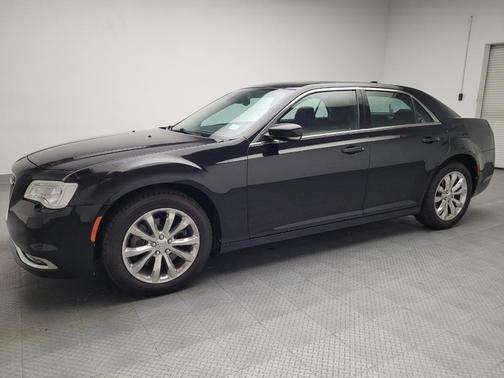 2017 Chrysler 300 Limited