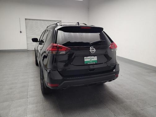 Magnetic Black 2018 Nissan Rogue SV