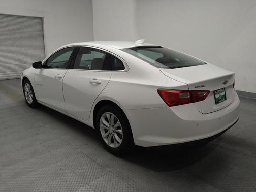 Summit White 2024 Chevrolet Malibu FWD 1LT