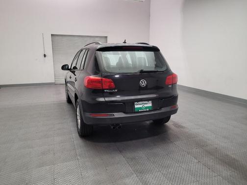Deep Black Pearl 2016 Volkswagen Tiguan S