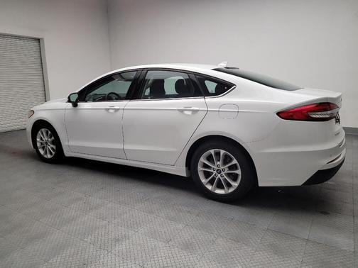 White 2019 Ford Fusion SE