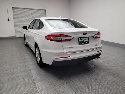White 2019 Ford Fusion SE