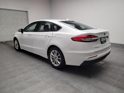 White 2019 Ford Fusion SE