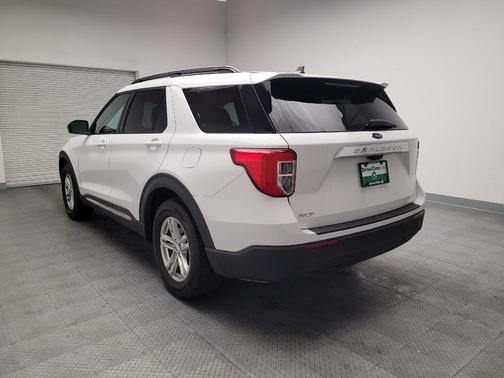 Oxford White 2021 Ford Explorer XLT