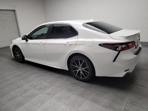 Super White 2021 Toyota Camry SE