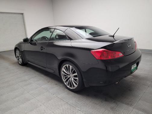 Black 2014 INFINITI Q60 Base